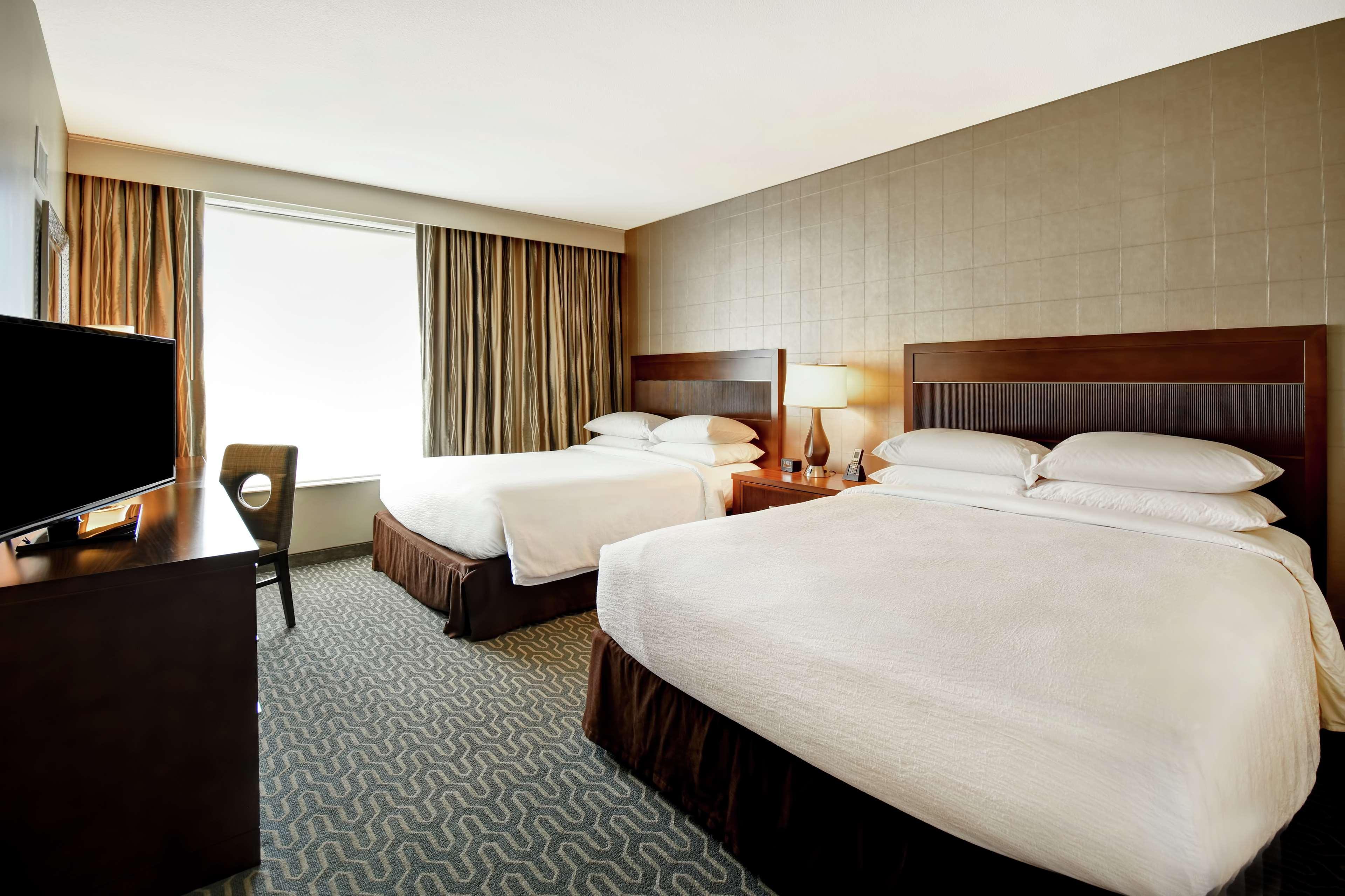 Embassy Suites Springfield Esterno foto