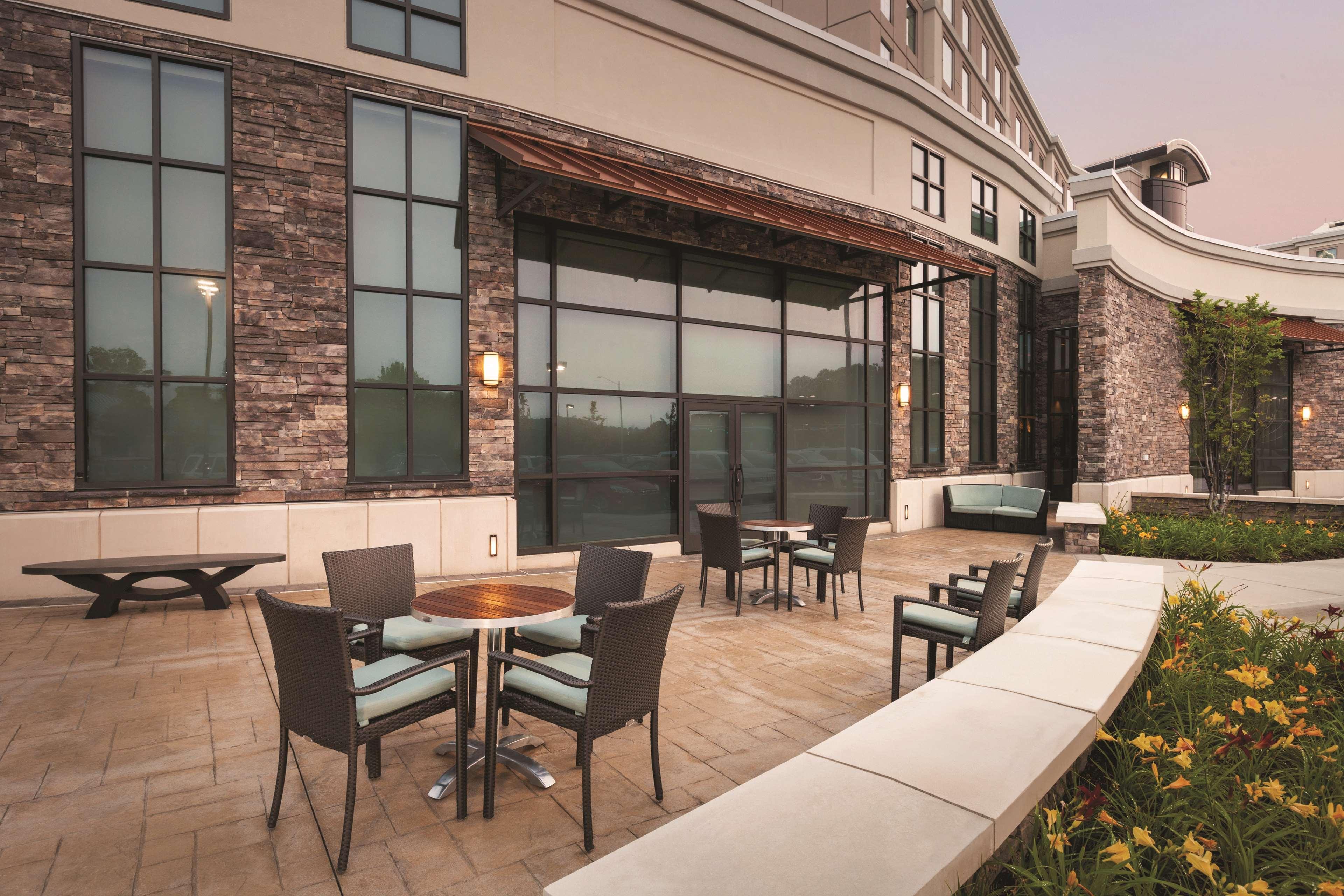 Embassy Suites Springfield Esterno foto