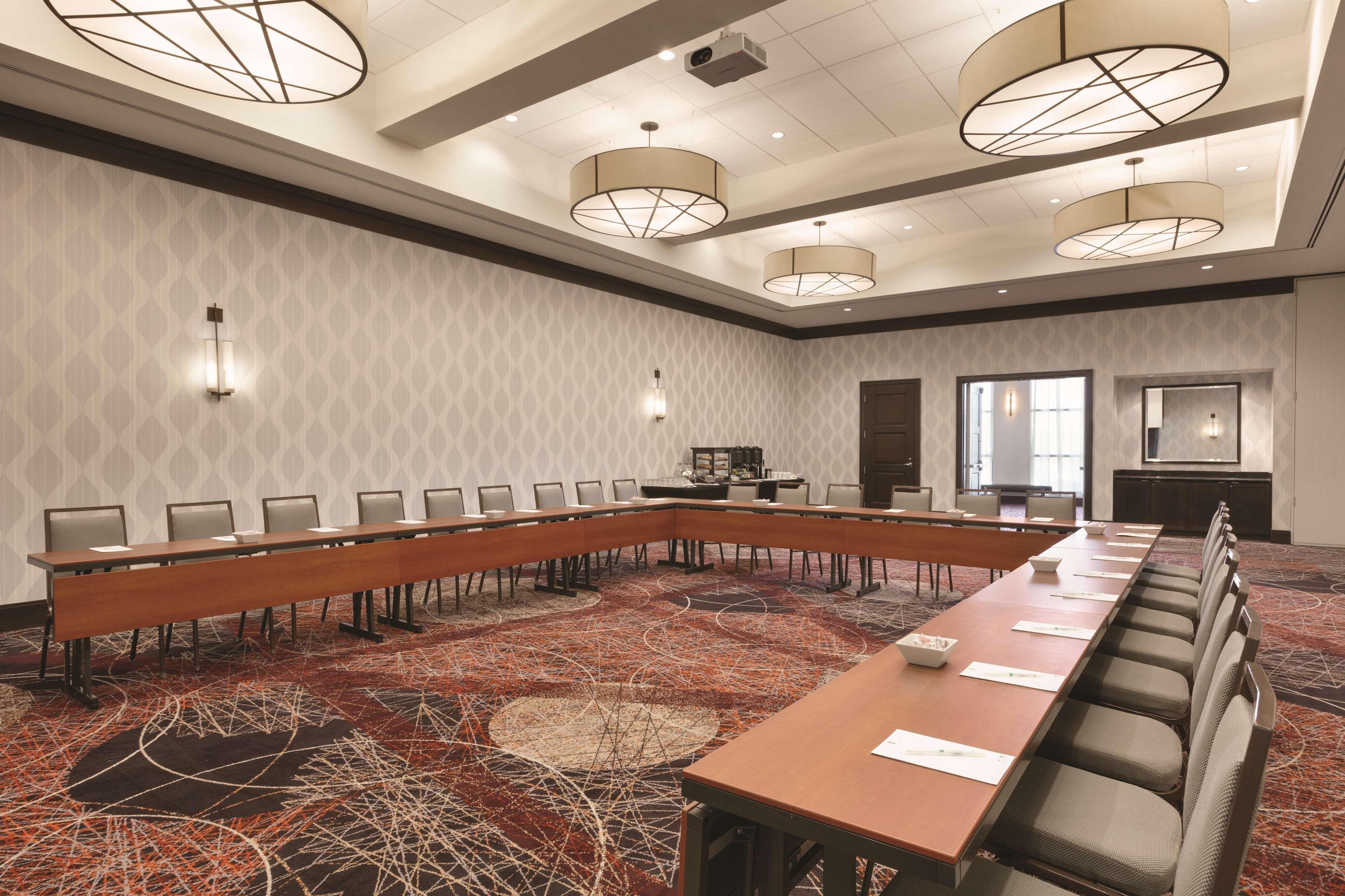 Embassy Suites Springfield Esterno foto