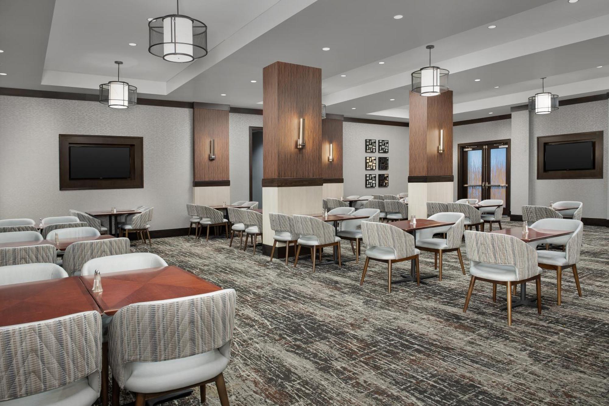 Embassy Suites Springfield Esterno foto