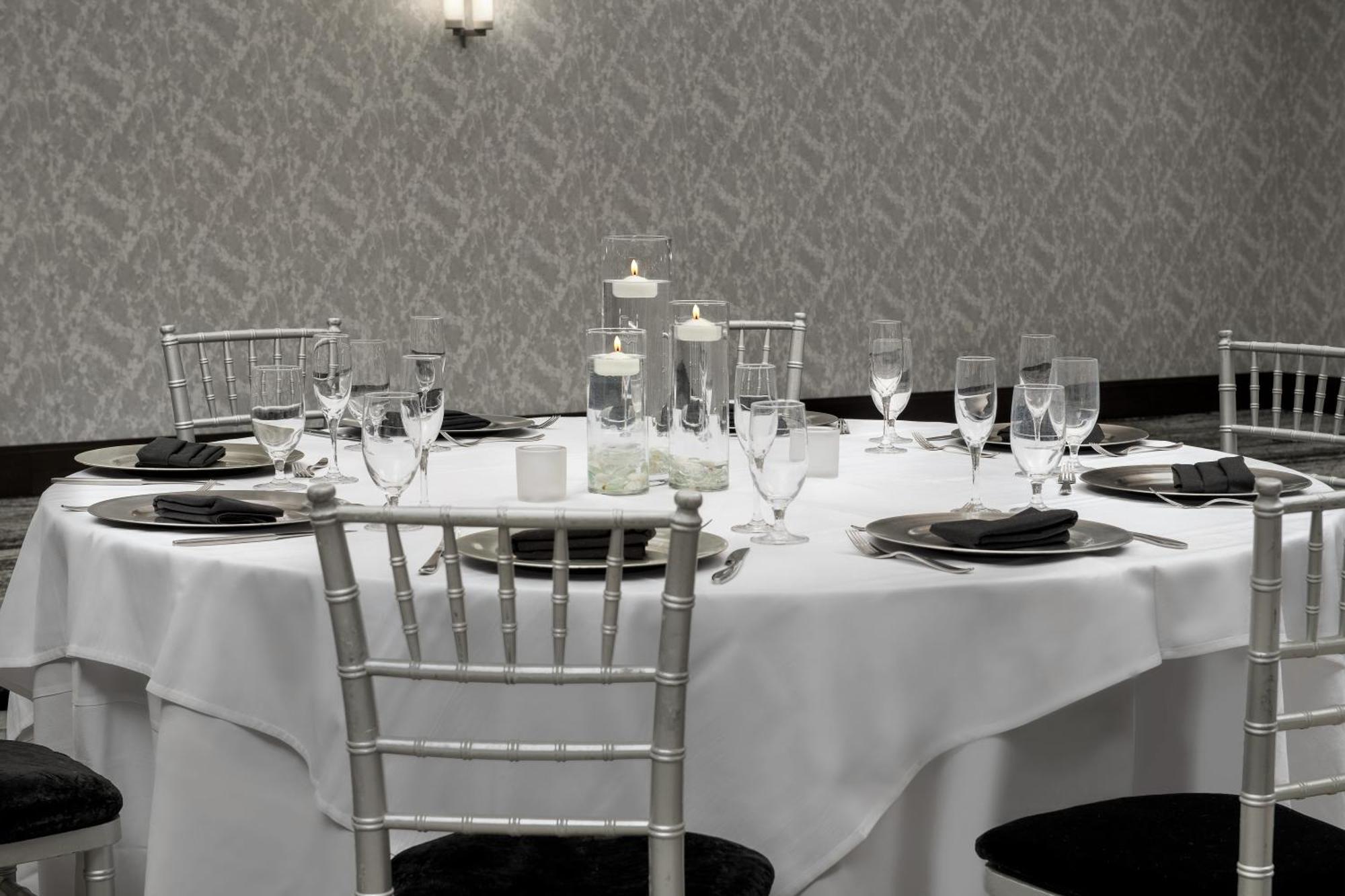 Embassy Suites Springfield Esterno foto