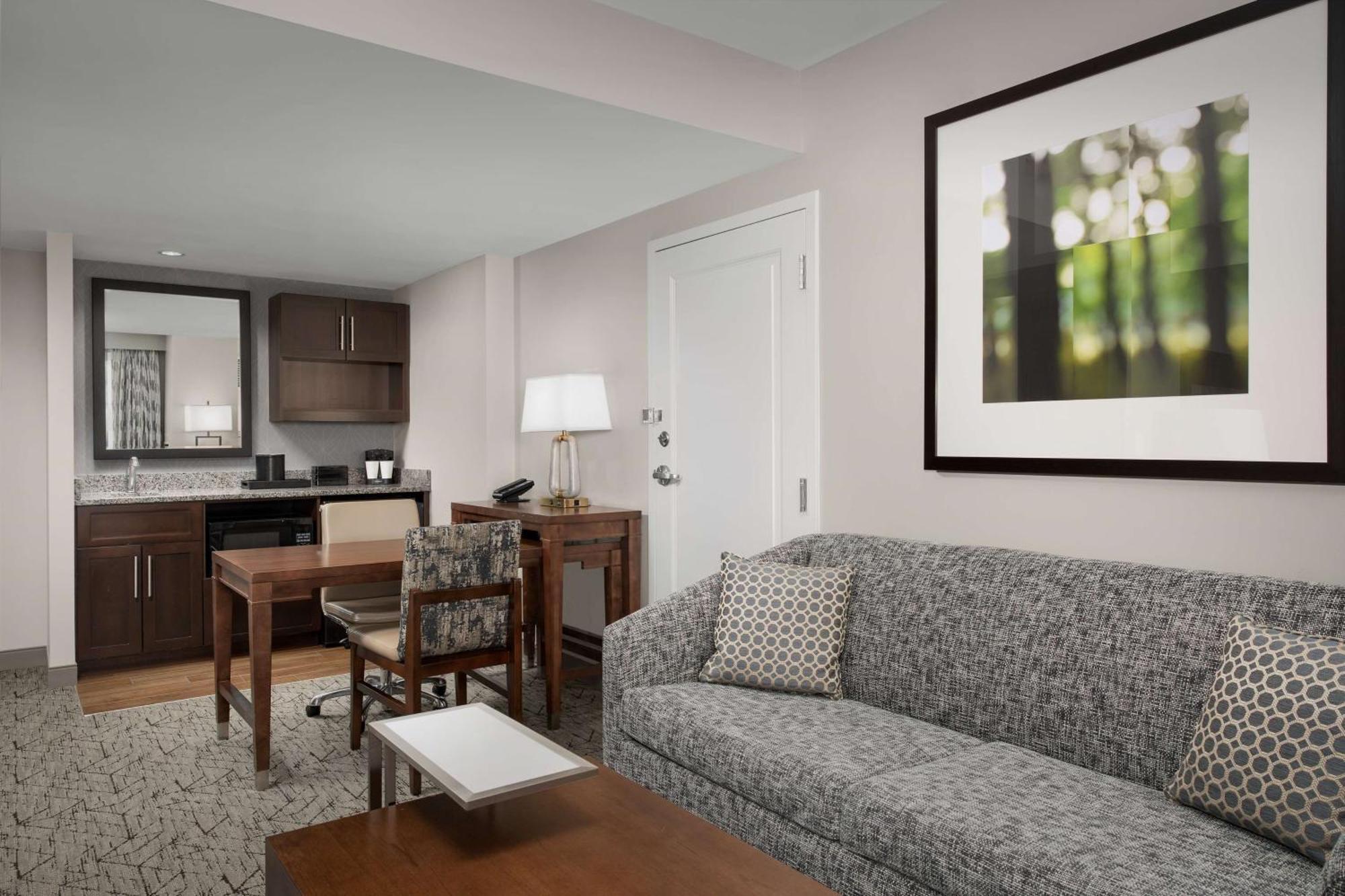 Embassy Suites Springfield Esterno foto