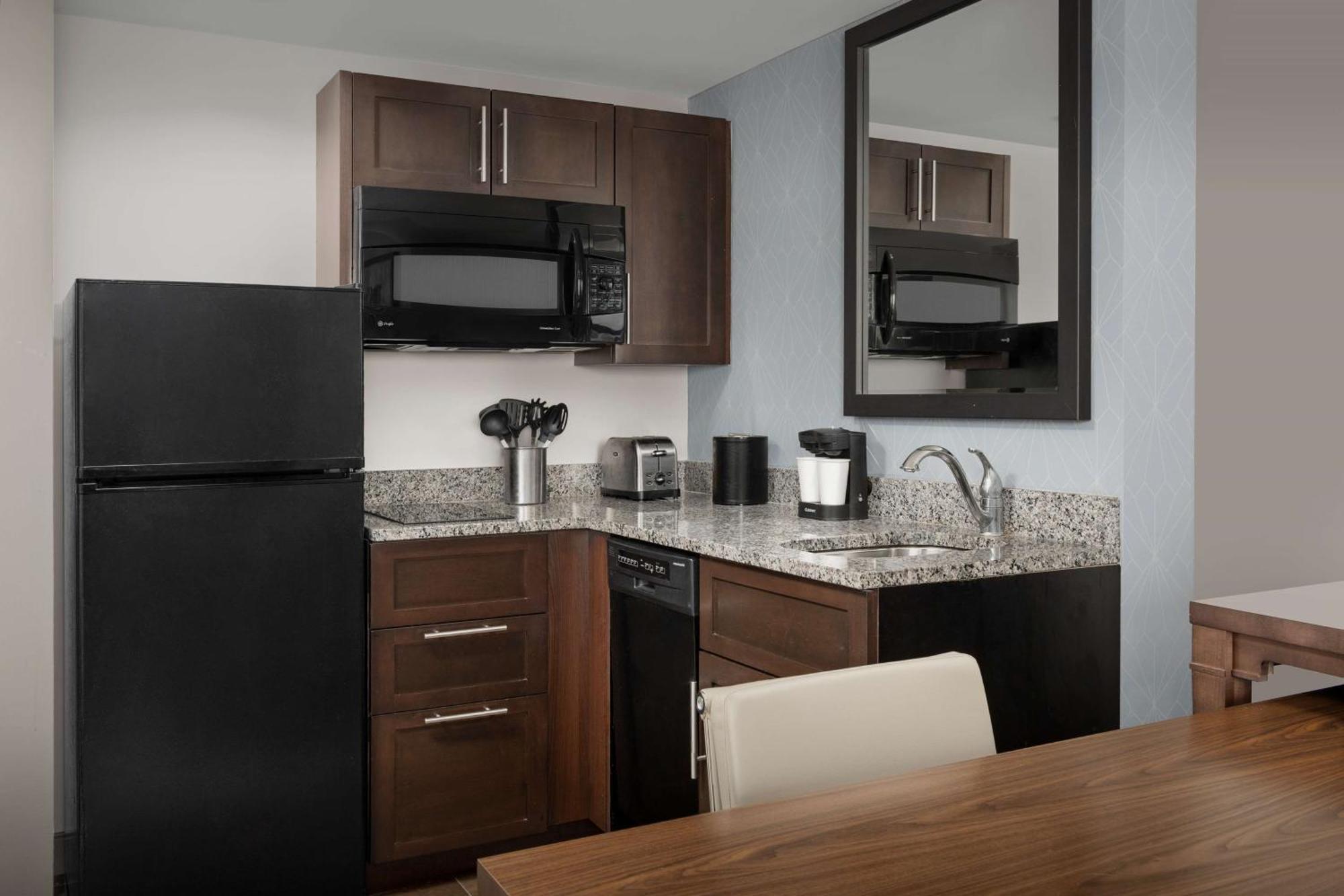 Embassy Suites Springfield Esterno foto